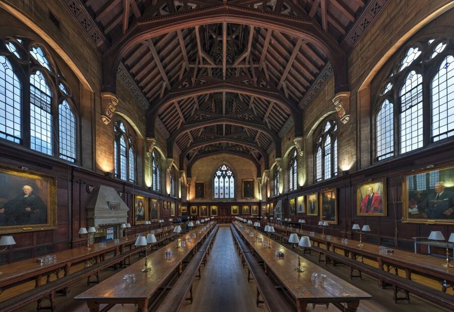 Oxford: University and City Walking Tour with Alumni Guide - What the two-hour format does well