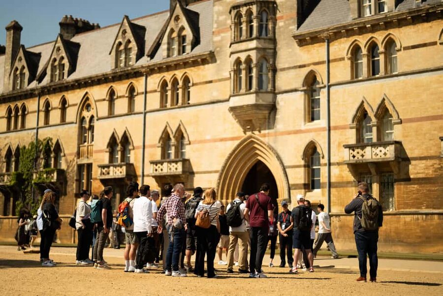 Oxford University: Walking Tour By Alumni™ & New College - Adding New College after the walk