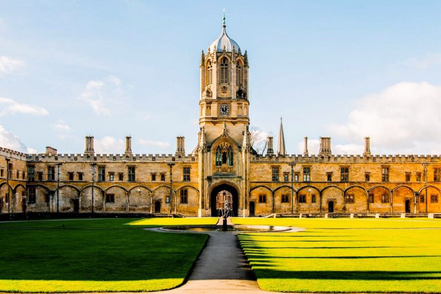 Oxford: University Walking Tour with Christ Church Visit - Narnia, Oscar Wilde, Tolkien, and a deer park