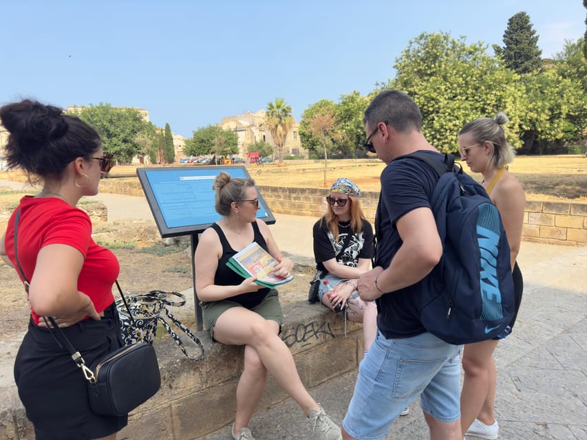 Palermo: Anti-Mafia Heroes Evening Walking Tour - Walking conditions and evening timing