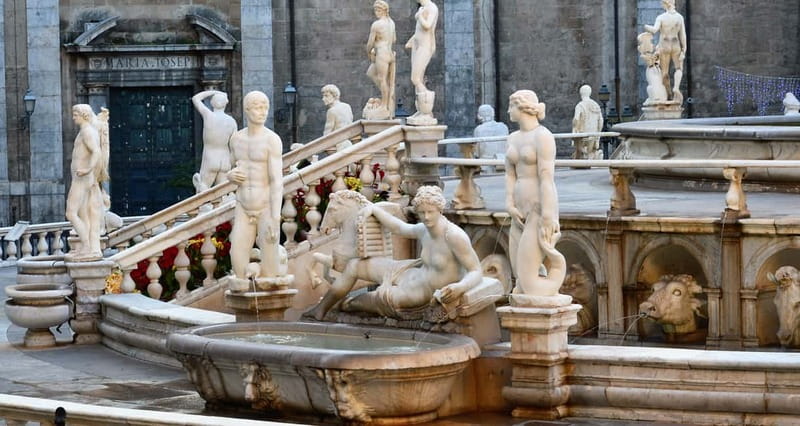 Palermo: Art and Architecture Walking Tour - Fontana Pretoria and the old city streets