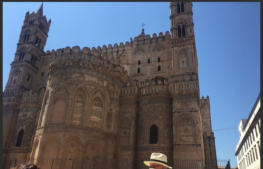 Palermo: Markets and Monuments City Center Walking Tour - Along Cassaro toward Quattro Canti