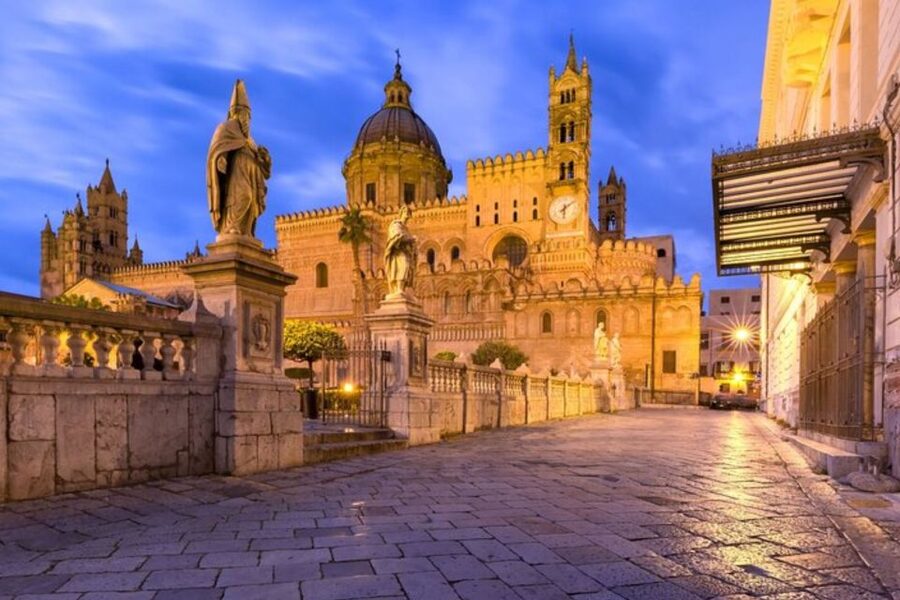 Palermo: Private Custom Walking Tour with Local Guide - Choosing a two-hour or eight-hour route