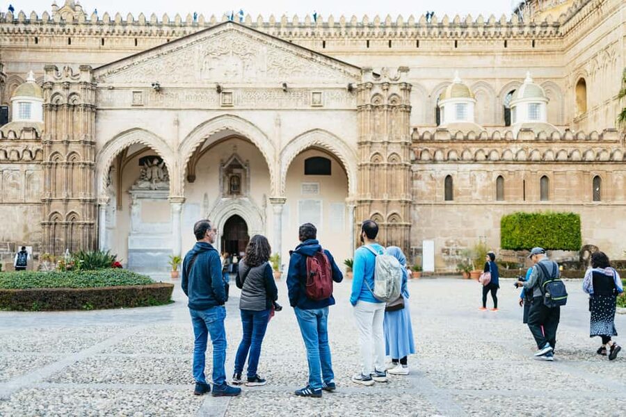 Palermo: Street Food and History Walking Tour - Starting near the Salinas Museum