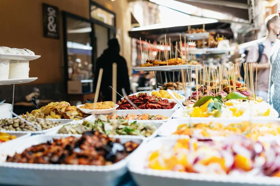 Palermo: Street Food and History Walking Tour - Porta Carini and the first tastes