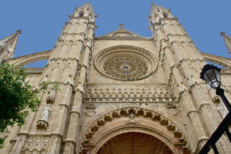 Palma de Mallorca: City Walking Tour with The Cathedral - Starting at Parc de la Mar