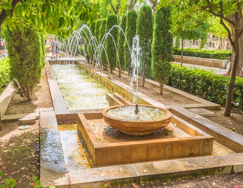 Palma de Mallorca: City Walking Tour with The Cathedral - What the guides add