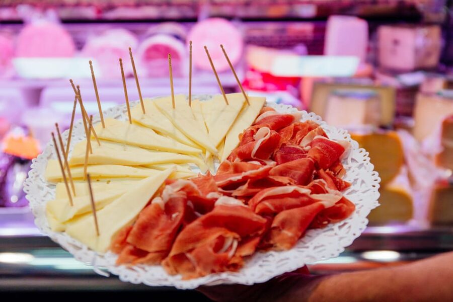 Palma de Mallorca: Foodie Walking Tour of the Old Town - Starting at Parc del Mar
