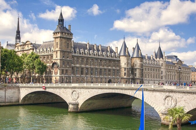 Paris City Center Free Walking Tour (Tip-Based) - Why this Paris walk works as a first introduction
