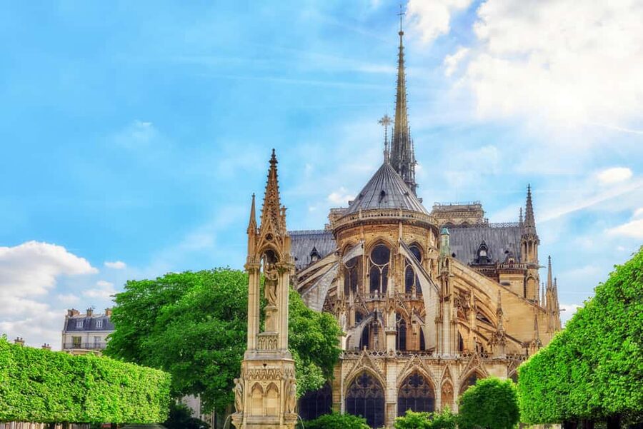 Paris: Early Access Notre Dame Cathedral Walking Tour - Conciergerie, the clock tower, and Place Dauphine