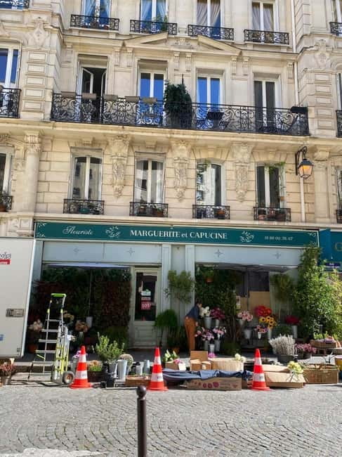 Paris: Emily Filming Locations Walking Tour - What the guides add to the experience