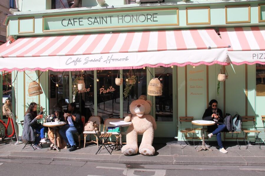Paris: Emily Inspired Walking Tour - The expat conversation adds real value