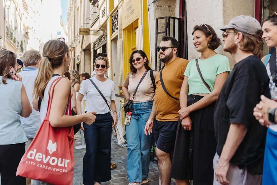 Paris: Food and Wine Tasting Walking Tour in Le Marais - A short walk through the Jewish quarter