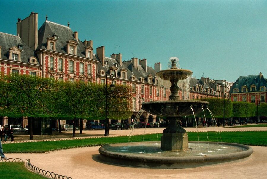 Paris: French Revolution Walking Tour - The old stones and the hidden details