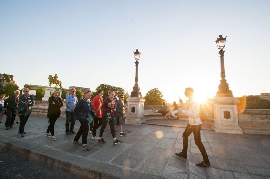 Paris: Ghosts, Legends & Mysteries Evening Walking Tour - The fountains of Paris and stories of public life
