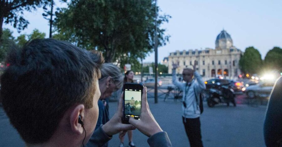 Paris: Ghosts, Legends & Mysteries Evening Walking Tour - Île de la Cité, the Palais de Justice, and the walk to Hôtel de Ville