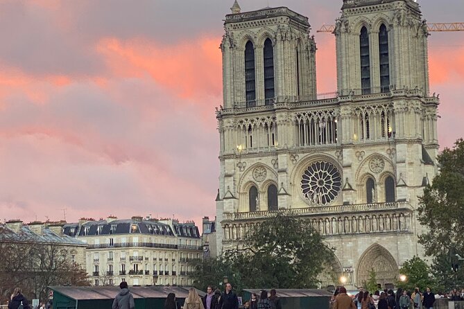 Paris Île de la Cité and Notre-Dame Walking Tour With Crypt - Starting at Henri IV and the western tip of Île de la Cité