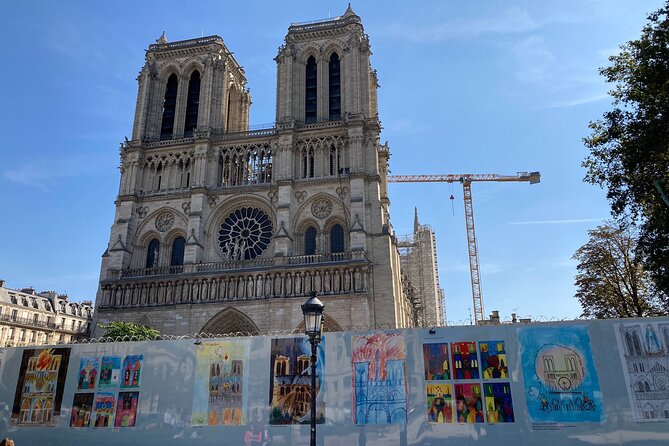 Paris Île de la Cité and Notre-Dame Walking Tour With Crypt - Sainte-Chapelle and the value of the upgrade