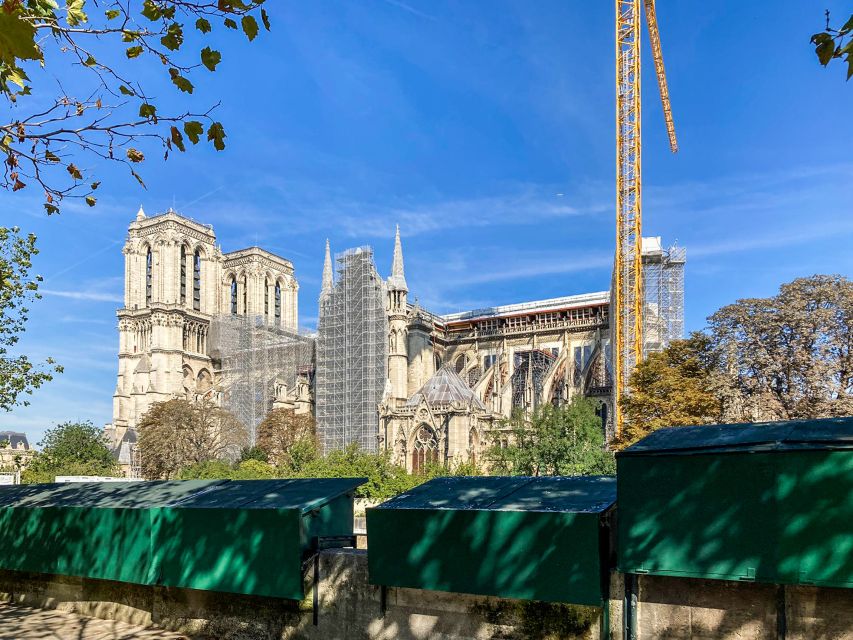 Paris: Île de la Cité and Notre-Dame Walking Tour With Crypt - The Archaeological Crypt beneath the island