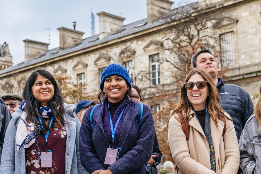 Paris: Ile de la Cité Walking Tour with Sainte-Chapelle - Starting at Hôtel de Ville and crossing to the island