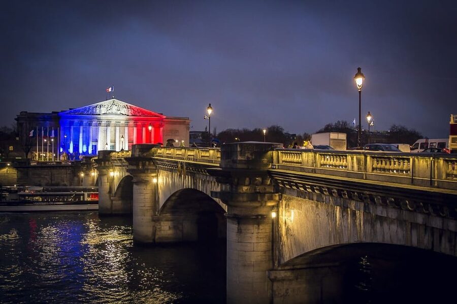 Paris: Illuminated Walking Tour - Grand Palais and Petit Palais