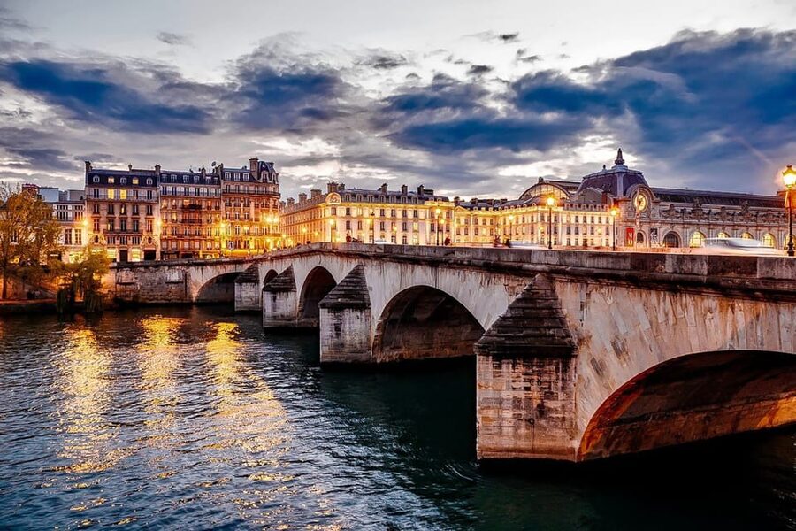 Paris: Illuminated Walking Tour - Finishing by the Seine