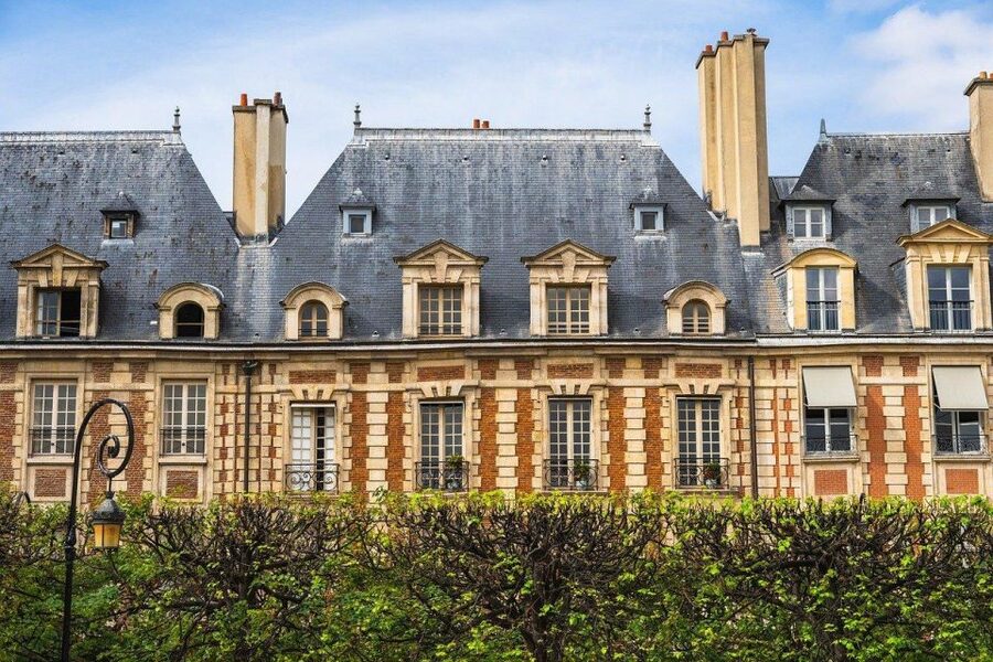 Paris: Le Marais Highlights Guided Small Group Walking Tour - Starting beneath Louis XIII at Place des Vosges