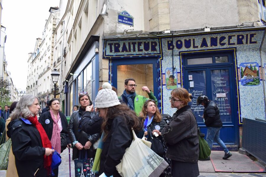 Paris: Le Marais & Montmartre Jewish History Walking Tour - Montmartre at 7 Rue Ravignan and Le Bateau-Lavoir