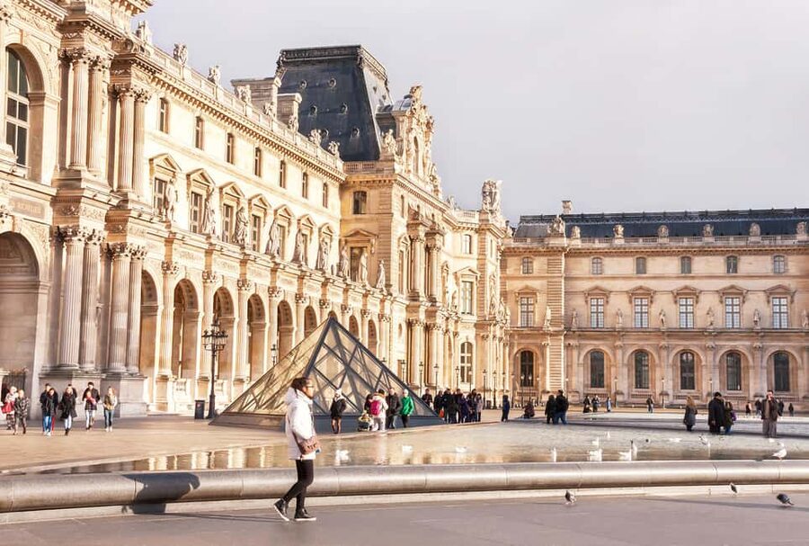 Paris: Louvre Museum Entry Ticket and Garden Walking Tour - Meeting at the Pyramid and Louis XIV