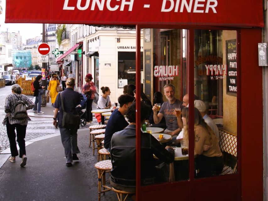 Paris: Montmartre Culture and Local Pastries Walking Tour - Sacré-Coeur and the hilltop views