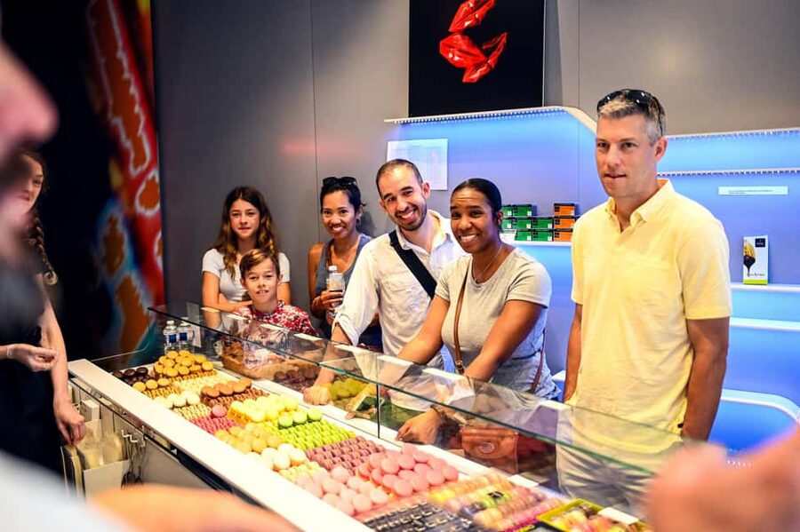 Paris: Montmartre Food Tasting Walking Tour with Secret Dish - Key points to know before booking