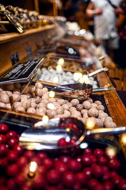 Paris: Montmartre Food Tasting Walking Tour with Secret Dish - Cheese, charcuterie, and the savory turn