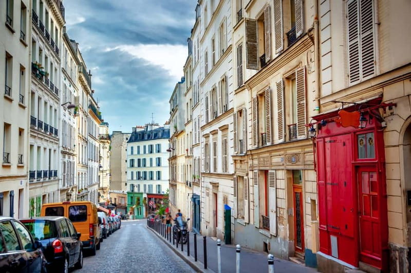 Paris: Montmartre Hidden Gems and Highlights Walking Tour - Pace, hills, and who should book