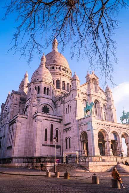 Paris: Montmartre Hidden Gems and Highlights Walking Tour - Starting at the I Love You Wall