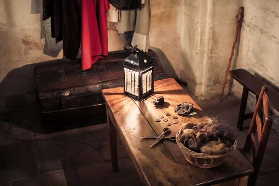 Paris: Notre Dame and Île de la Cité Walking Tour - Practical planning for the two and a half hours