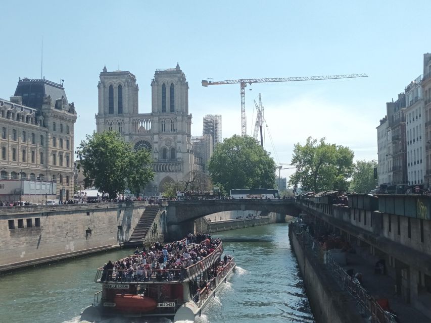 Paris: Notre Dame Exterior Walking Tour with Sainte Chapelle - Sainte Chapelle and the stained-glass payoff