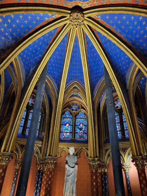 Paris: Notre Dame Exterior Walking Tour with Sainte Chapelle - The optional Conciergerie visit