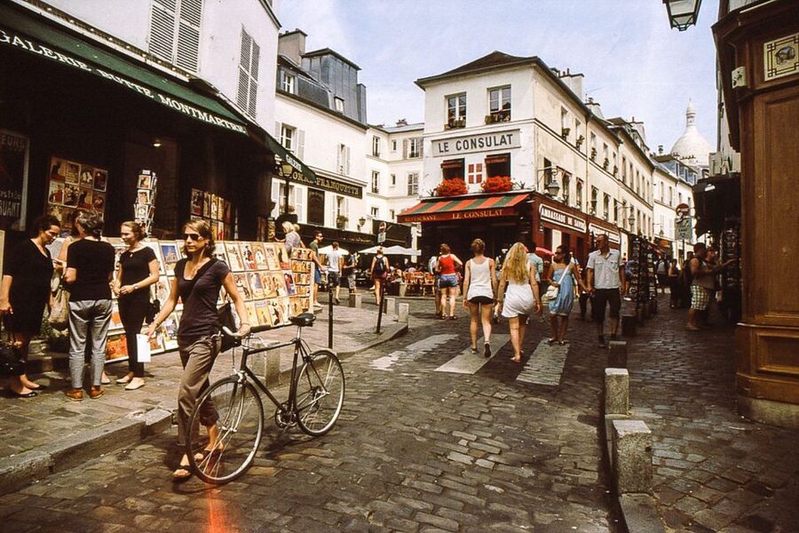 Paris: Private Walking Tour with a Local - The human side of the experience