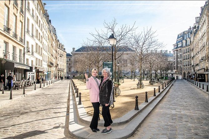 Paris Private Walking Tour with a Personal Photographer - The 130 to 150 photographs you receive