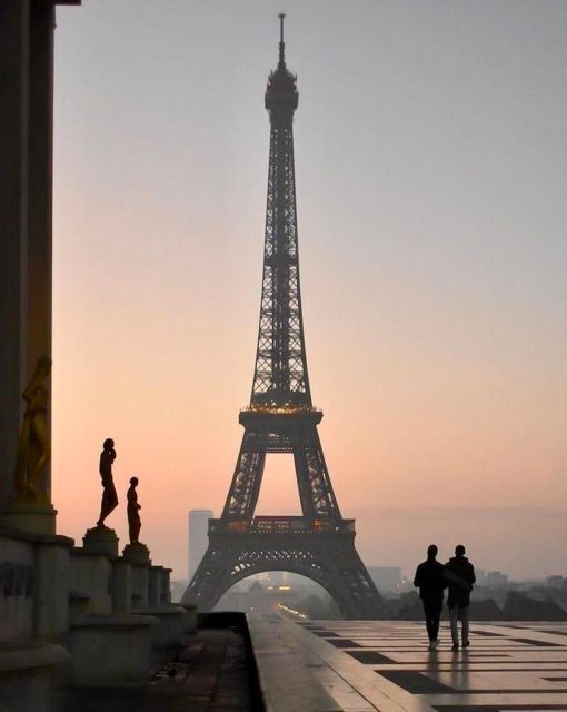 Paris Top Sights Half Day Walking Tour with a Fun Guide - Food breaks and the human pace of the day