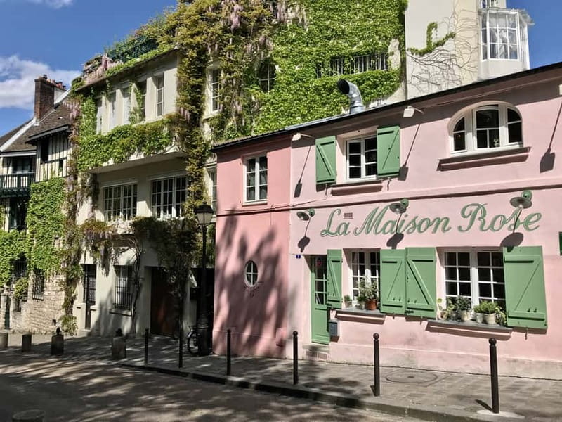 Paris: Walking Tour of Montmartre - Moulin Rouge: more than a red windmill