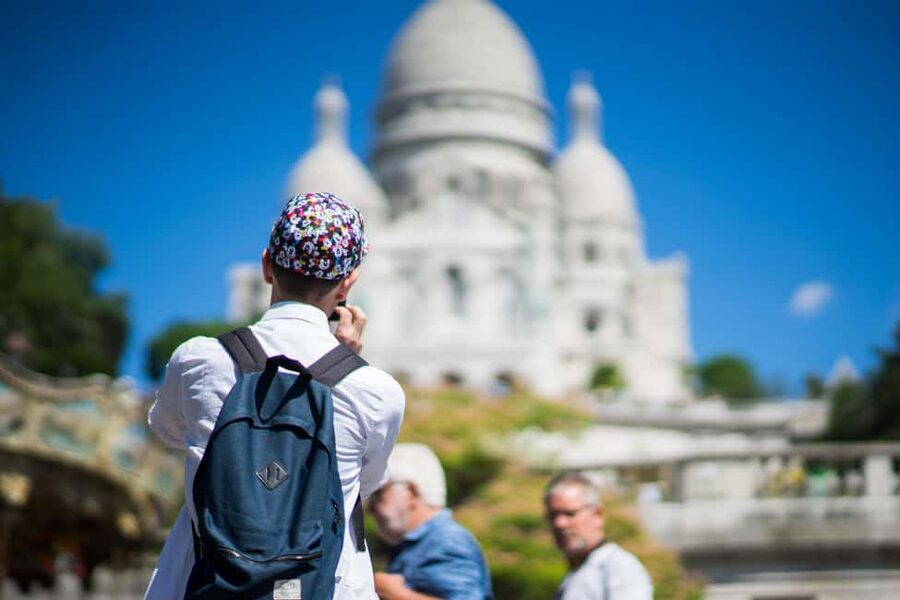 Paris: Walking Tour of Montmartre - The guides make or break the experience