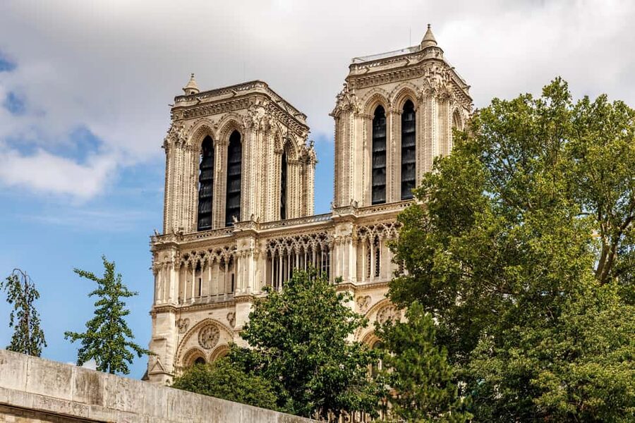 Paris: Walking Tour with Notre Dame or Ste-Chapelle Access - Why Île de la Cité makes such a good walking route