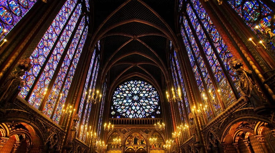 Paris: Walking Tour with Notre Dame or Ste-Chapelle Access - Shakespeare and Company and the literary pause