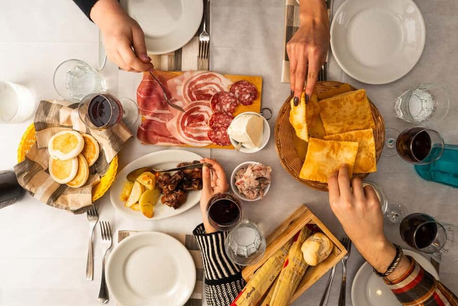 Parma: A Full Meal Walking Food Tour with a Local - What the guides add to the experience