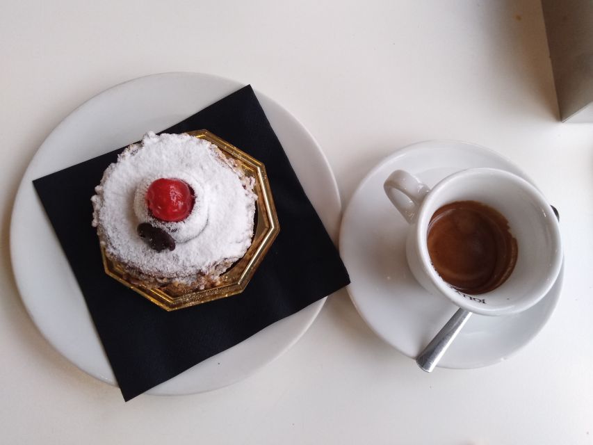 Parma: A Full Meal Walking Food Tour with a Local - Small groups and the value of personal attention