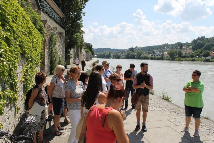 Passau: City Highlights Guided Walking Tour - Town Hall clock and armored knights