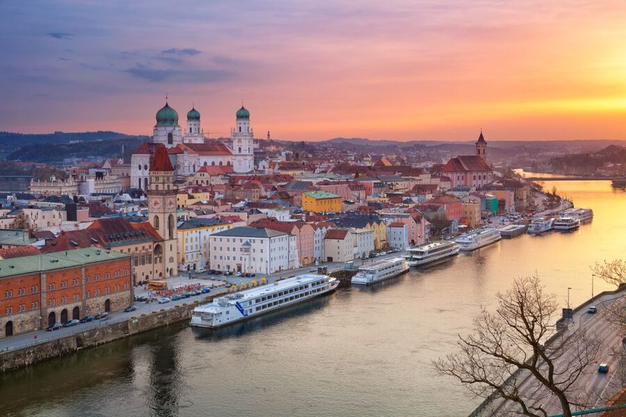 Passau: City Highlights Guided Walking Tour - Passau’s narrowest alley