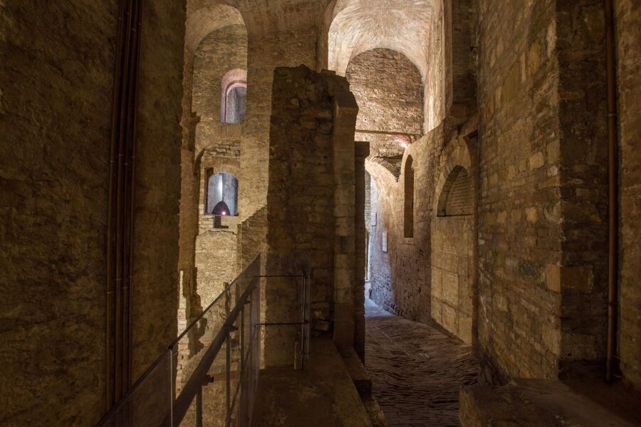 Perugia: Old Town Walking Tour, Piazza IV Novembre - Piazza IV Novembre and the Fontana Maggiore