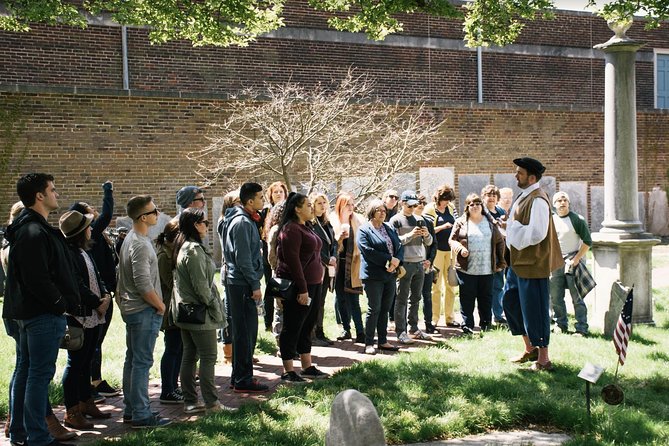 Philadelphia Old City Historic Walking Tour with 10+ Top Sites - Pace, Group Size, and Physical Effort